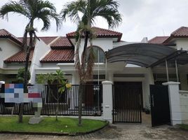 3 Kamar Rumah for rent in Dukuhpakis, East Jawa, Dukuhpakis