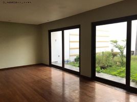 7 Bedroom House for sale in Siloam Hospitals Surabaya, Gubeng, Gubeng