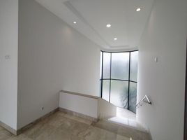 4 Kamar Vila for sale in Kebayoran Lama, Jakarta Selatan, Kebayoran Lama