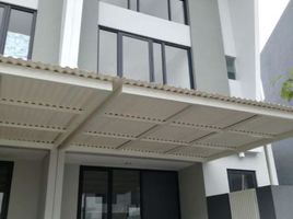 3 Habitación Villa en venta en Wiyung, East Jawa, Wiyung