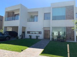 3 Bedroom House for sale in Quilmes, Buenos Aires, Quilmes