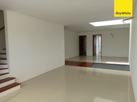 3 Bedroom House for rent in Lakarsantri, Surabaya, Lakarsantri