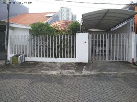3 Schlafzimmer Villa zu verkaufen in Dukuhpakis, East Jawa, Dukuhpakis