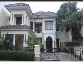 4 Bedroom House for sale in Dukuhpakis, Surabaya, Dukuhpakis