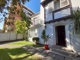 4 Bedroom House for sale in Cerro San Cristobal, Santiago, Santiago, Santiago