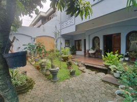 8 Kamar Vila for sale in Ciputat, Tangerang, Ciputat