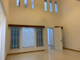 5 Kamar Rumah for rent in Lakarsantri, Surabaya, Lakarsantri