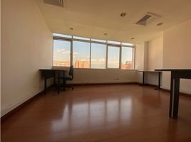 64 m² Office for rent in Parque de los Pies Descalzos, Medellín, Medellín