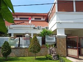 6 Bedroom House for sale in Dukuhpakis, Surabaya, Dukuhpakis