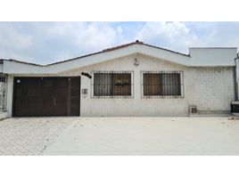 4 Bedroom House for sale in Valle Del Cauca, Yumbo, Valle Del Cauca