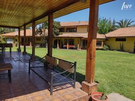 8 Bedroom House for sale in Santiago, Colina, Chacabuco, Santiago