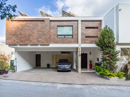 4 Habitación Casa en venta en Monterrey, Nuevo León, Monterrey