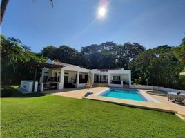 4 Bedroom Villa for sale in Cundinamarca, Ricaurte, Cundinamarca