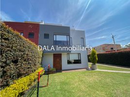 3 Bedroom Villa for sale in Bogota, Cundinamarca, Bogota