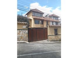 4 Bedroom Villa for sale in Bogota, Cundinamarca, Bogota