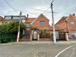 6 Bedroom House for sale in Templo Bogotá Colombia, Bogota, Bogota