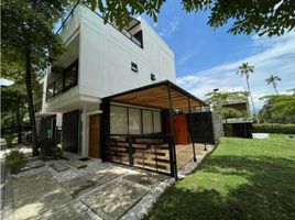 4 Bedroom House for sale in Bare Foot Park (Parque de los Pies Descalzos), Medellin, Medellin