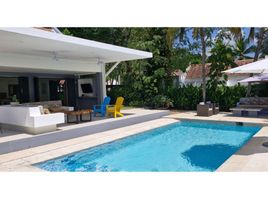 4 Bedroom House for sale in Ricaurte, Cundinamarca, Ricaurte