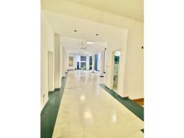 368 SqM Office for rent in River View Park, Cali, Cali