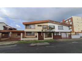 4 Bedroom House for sale in Bogota, Cundinamarca, Bogota