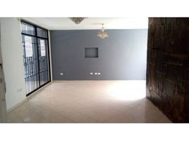 4 Habitación Villa en venta en Parque de los Pies Descalzos, Medellín, Medellín