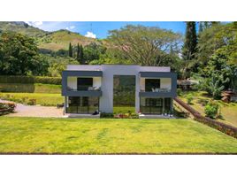 4 Bedroom House for sale in Antioquia, Barbosa, Antioquia