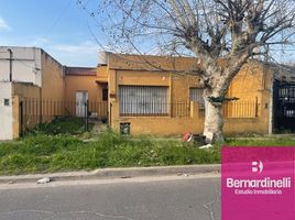 2 Bedroom House for sale in General Sarmiento, Buenos Aires, General Sarmiento