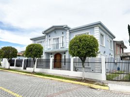 4 Bedroom House for sale in Ruminahui, Pichincha, Sangolqui, Ruminahui