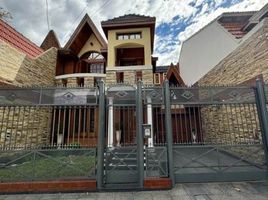 4 Bedroom House for sale in Lanus, Buenos Aires, Lanus