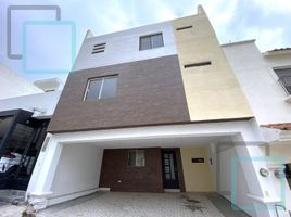 Villa 4 chambre à vendre à Santa Catarina, Nuevo Leon, Santa Catarina
