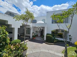 4 Bedroom House for sale in Cumbaya, Quito, Cumbaya