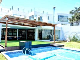 5 Bedroom House for sale in Nayon, Quito, Nayon