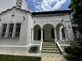 586 m² Office for rent in Cathedral of the Holy Family, Bucaramanga, Bucaramanga