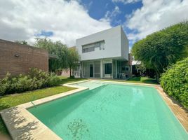 4 Bedroom Villa for sale in Santa Fe, Rosario, Santa Fe