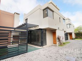 4 Bedroom House for sale in Lomas De Zamora, Buenos Aires, Lomas De Zamora