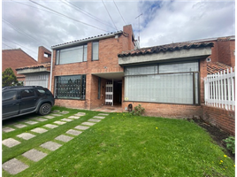 4 Habitación Casa en venta en Bogotá, Cundinamarca, Bogotá