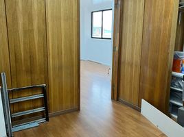 42 m² Office for rent in Chile, Puerto Montt, Llanquihue, Los Lagos, Chile