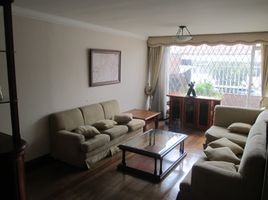 6 Bedroom Villa for sale in Templo Bogotá Colombia, Bogota, Bogota