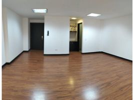 81 m² Office for rent in Basilica of the National Vow, Quito, Quito, Quito