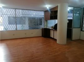 82 SqM Office for rent in Basilica of the National Vow, Quito, Quito, Quito