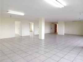 180 m² Office for rent in Bicentenario Park, Quito, Quito, Quito