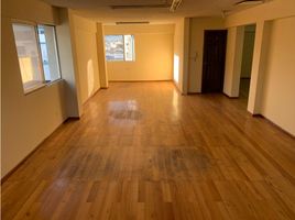 100 SqM Office for rent in Bicentenario Park, Quito, Quito, Quito