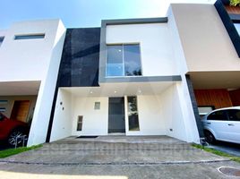 5 Habitación Casa en venta en Zapopan, Jalisco, Zapopan