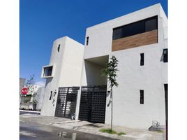 3 침실 주택을(를) 산타 카타리나, 누에 보 레온에서 판매합니다., 산타 카타리나