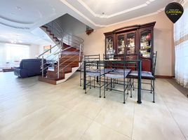 4 Habitación Villa en venta en Calderón Park, Cuenca, Cuenca, Cuenca