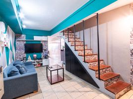 4 Bedroom House for sale in Lanus, Buenos Aires, Lanus