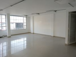 100 m² Office for rent in Centro Comercial La Querencia, Bogotá, Bogotá