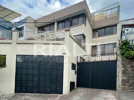 7 Bedroom House for sale in Bicentenario Park, Quito, Quito, Quito