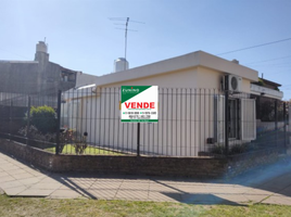 2 Bedroom House for sale in General Sarmiento, Buenos Aires, General Sarmiento