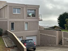 4 Bedroom House for sale in Santa Cruz, Deseado, Santa Cruz